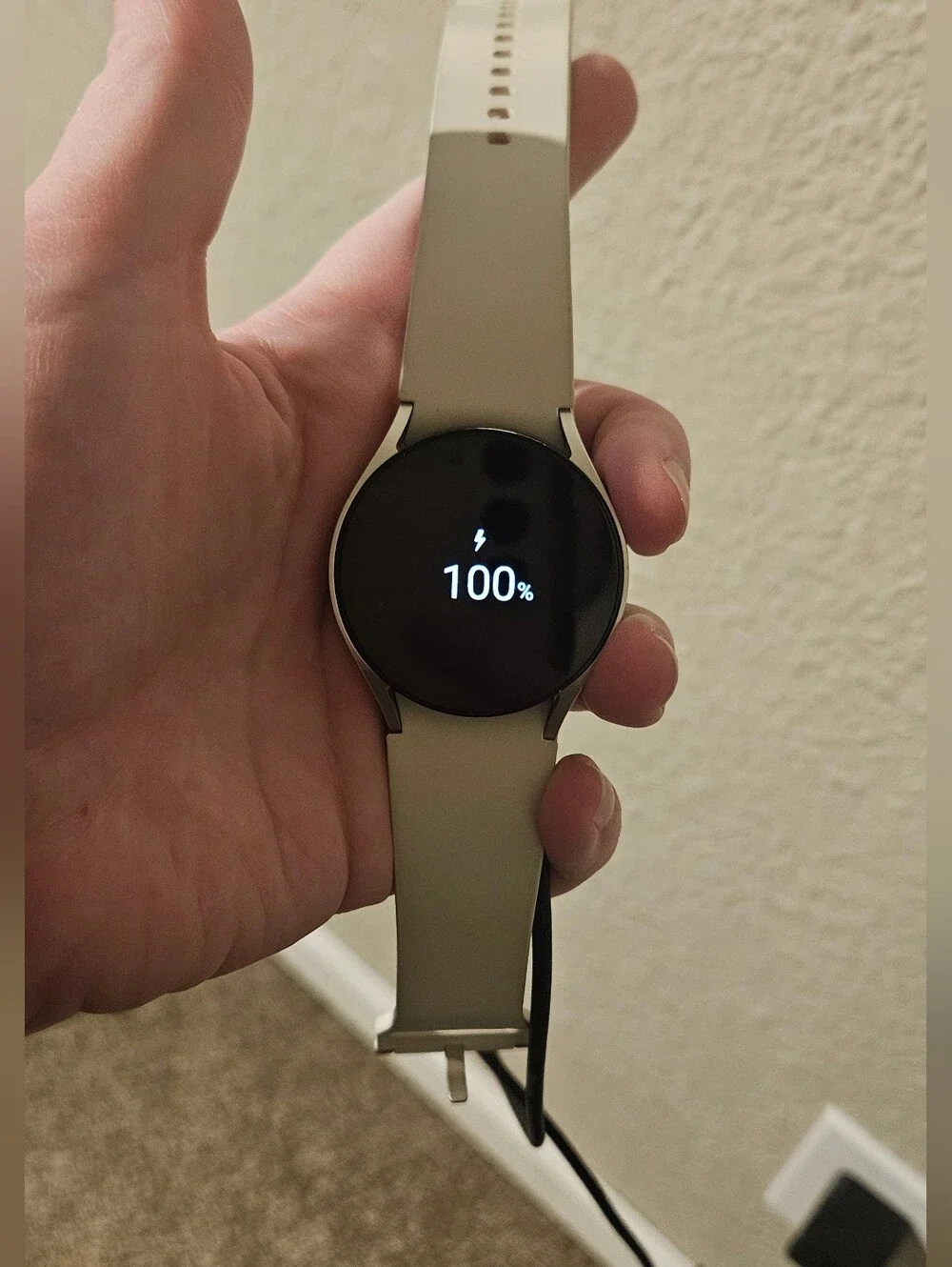 Samsung Round Smartwatch6 with Light Beige Strap